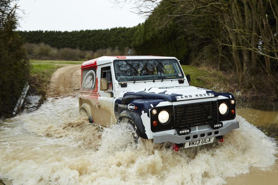  Bowler Defender Challenge Car 2014 года  (фото 8 из 36)